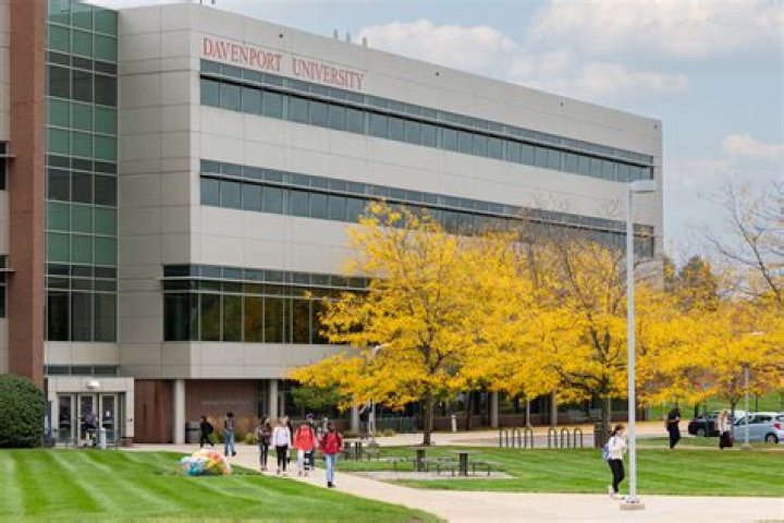 University Alumni Partner With Center for Financial Markets
