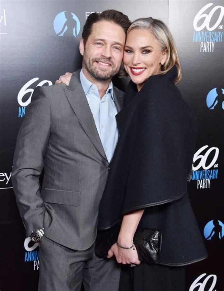 Unveiling Jason Priestley's True Height: An Enlightening Dive