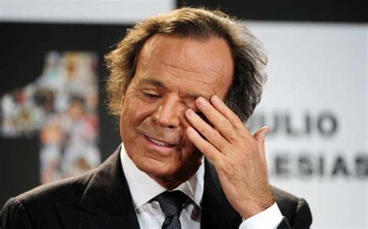 (UPDATE) JulioIglesias Spanish Crooner Returns To Malaysia This