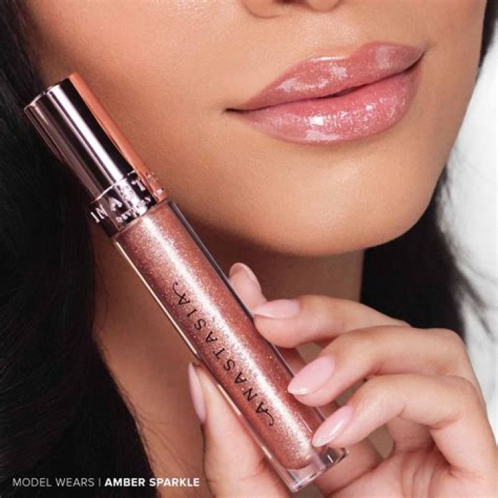 VVS Diamond lip gloss Wowlavish