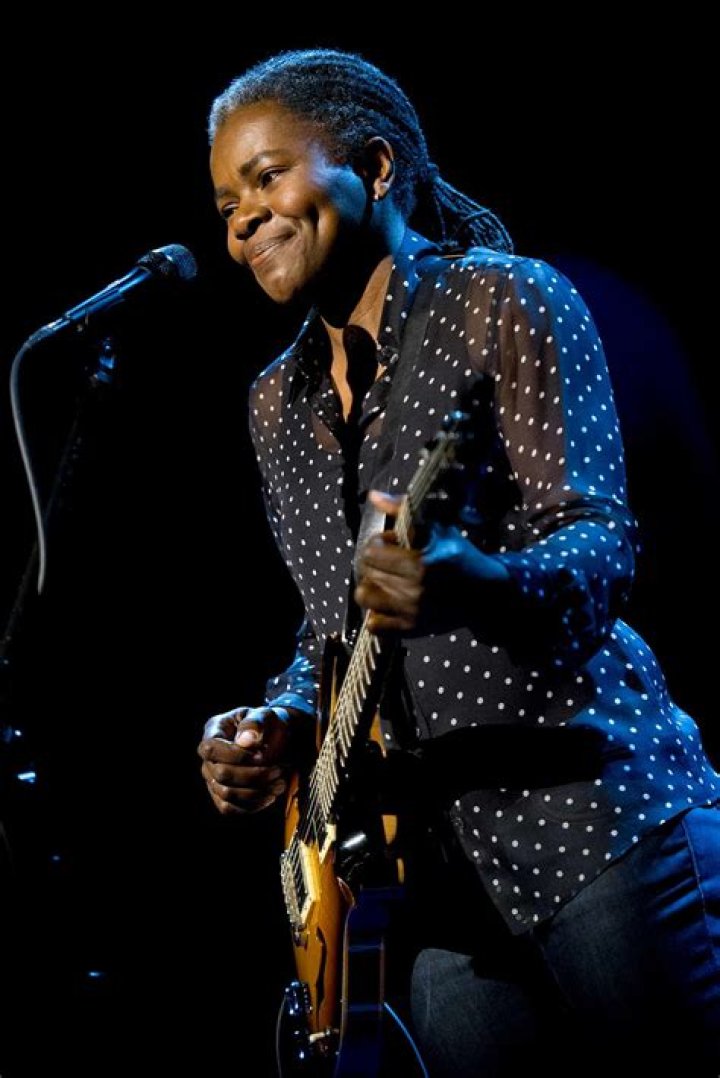 What is Tracy Chapman's gender?
