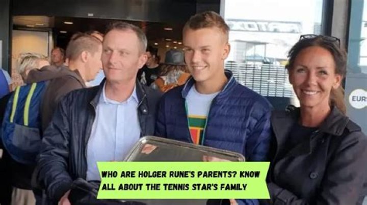 Who are Holger Rune's sister Alma, mother and girlfriend Tennis Tonic