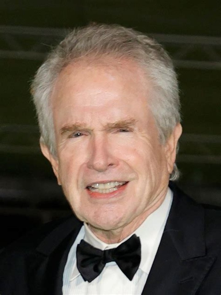 Who Has Warren Beatty Dated? Here’s the “Full” List of His Lovers