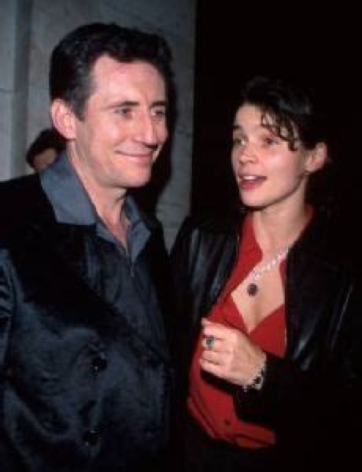 Who is Julia Ormond Dating Now? Past Relationships, Current