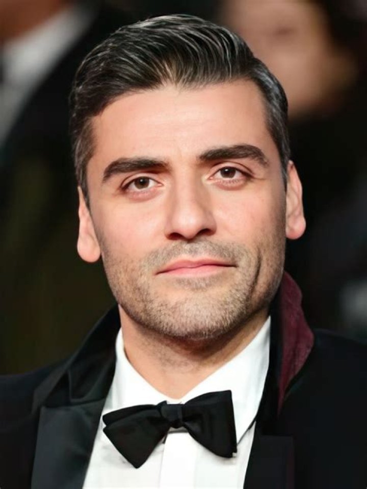 Who is Oscar Isaac and what is his height? Forte News