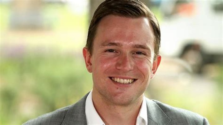 Who is Trent Sullivan? Ethnicity, Measurements, Wedding, Height