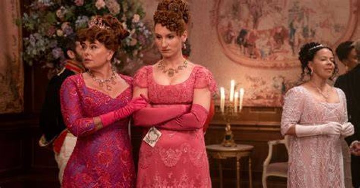 Who plays Prudence Featherington in Bridgerton? Bessie Carter