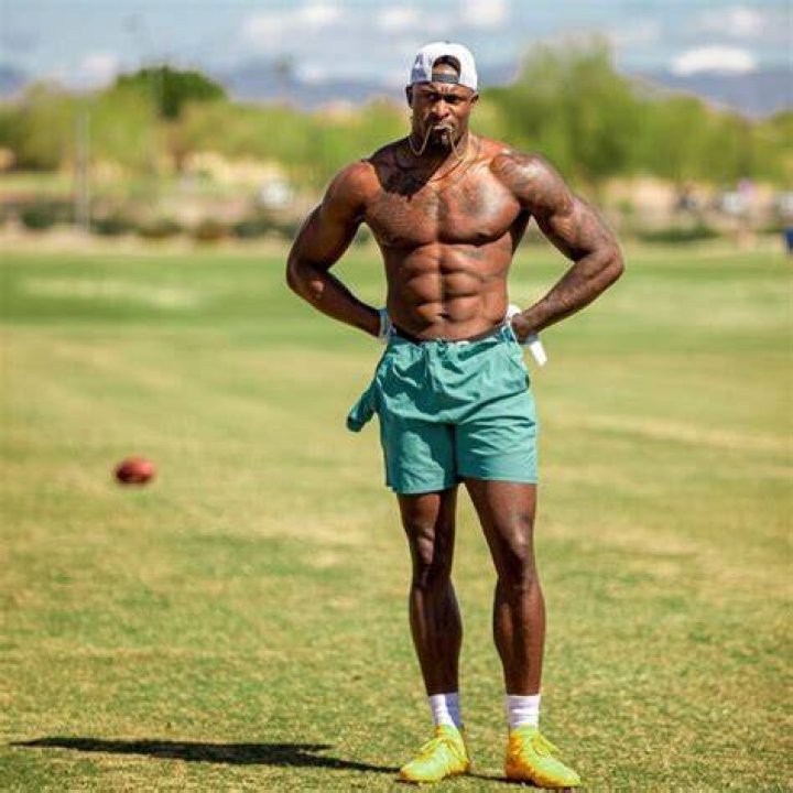 Why Is It DK Metcalf And I Have The Same Diet But His Abs Are So Much