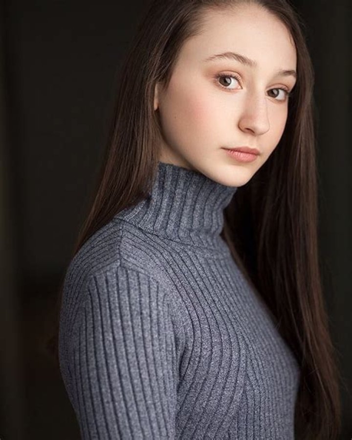 Yael Yurman joined the caste series. The actress plays Anastasia