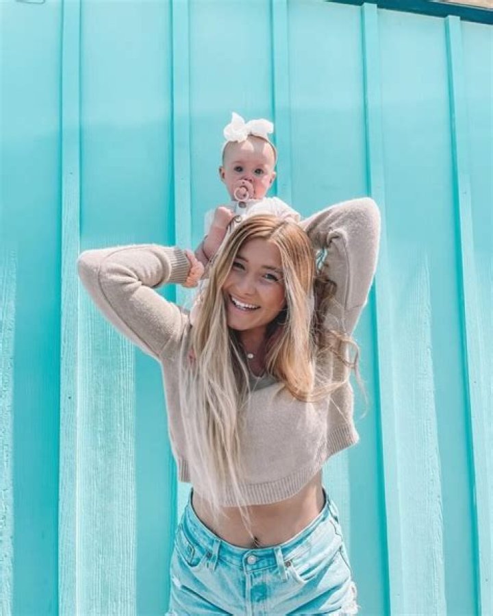 yasmyn switzer on Instagram “We’re packing up our house (( we’ve been