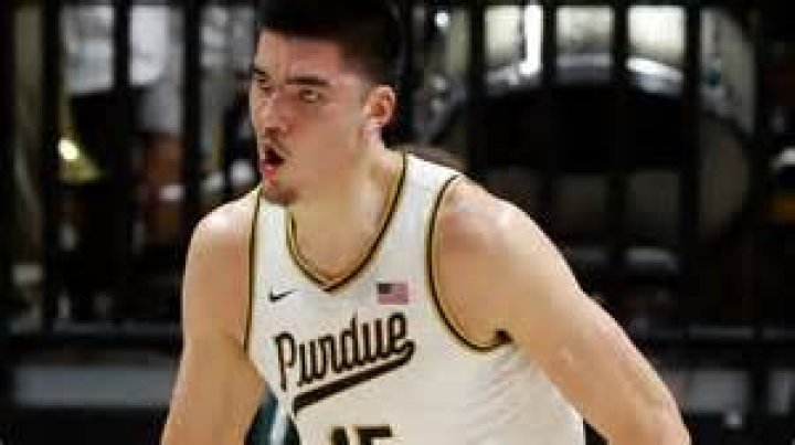 Zach Edey dominant as No. 1 Purdue basketball throttles Michigan State