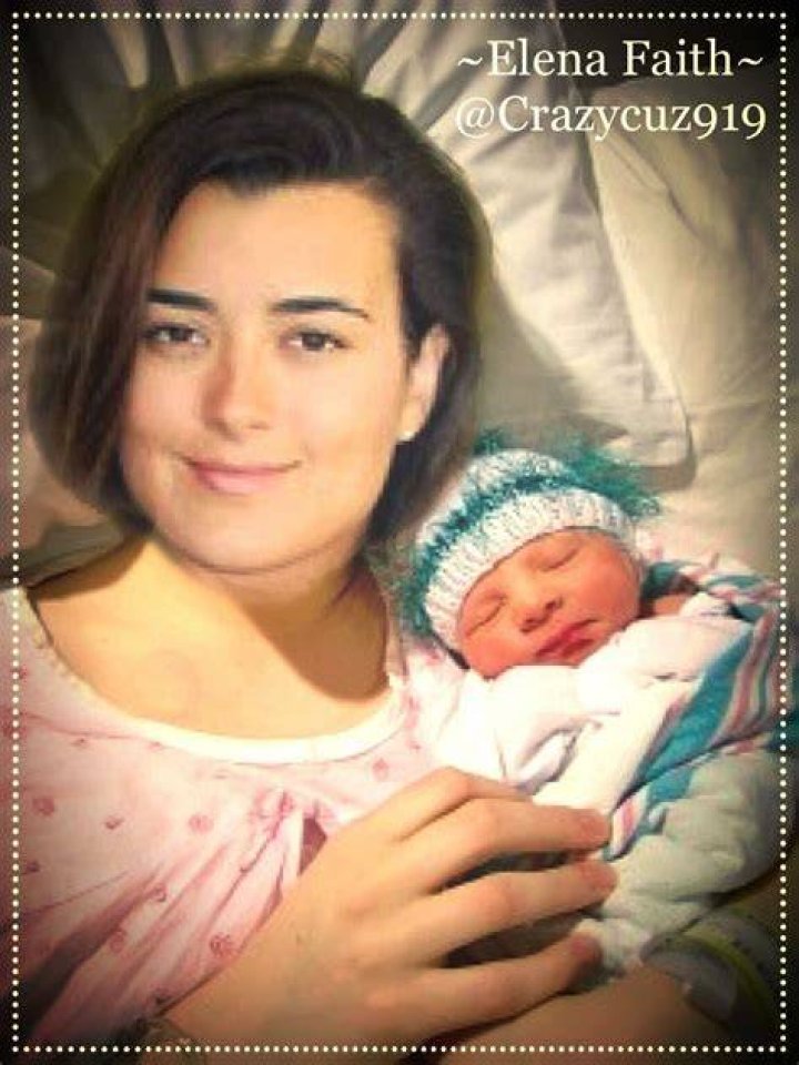 Ziva with her daughter Tali. )